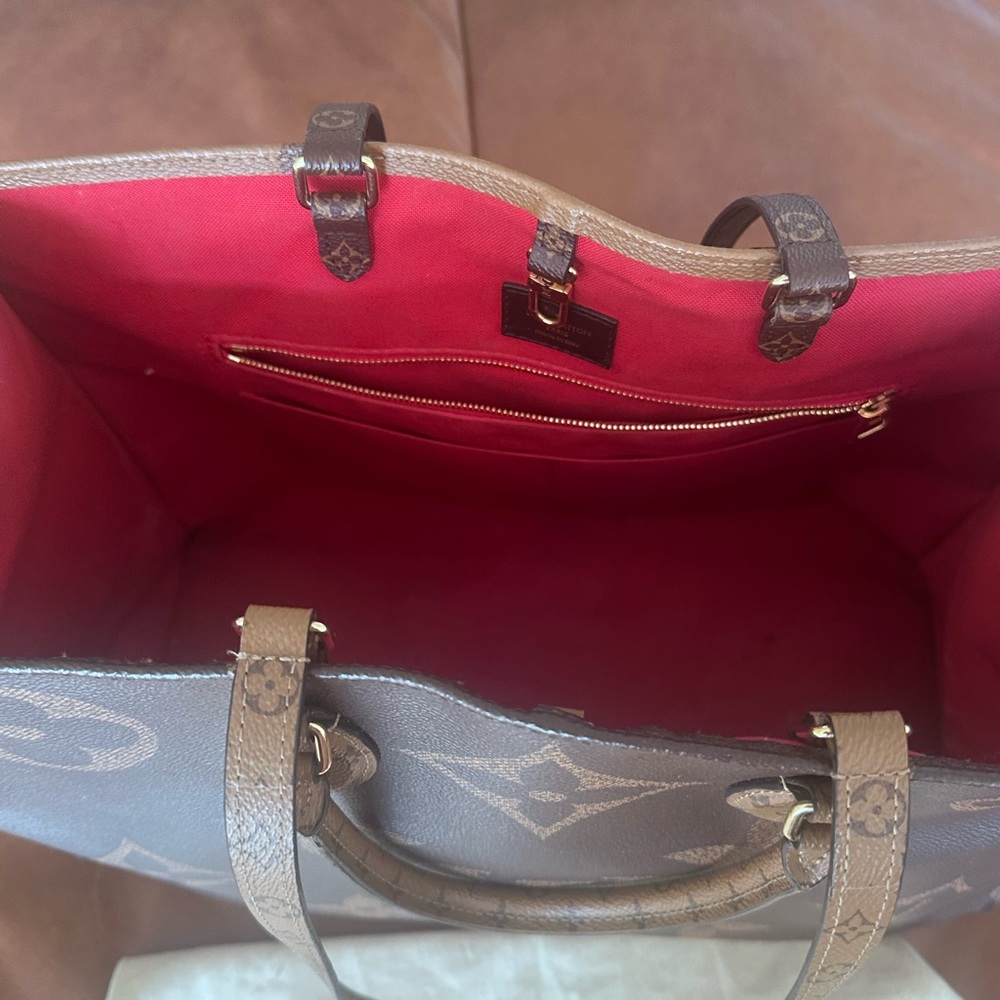 COPY - Louis Vuitton Brown Monogram OnTheGo Tote - Picture 4 of 7